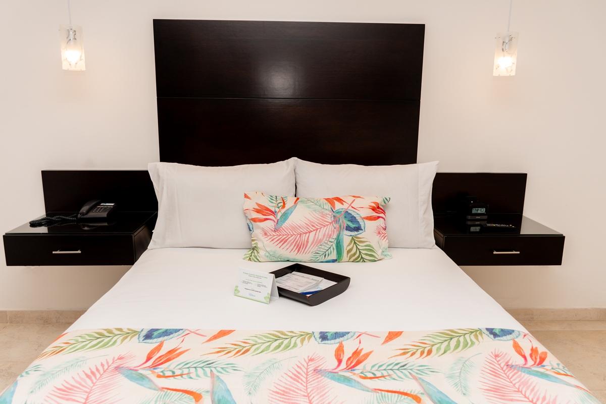 Hotel Capilla Del Mar Cartagena Dış mekan fotoğraf A bed with a duvet