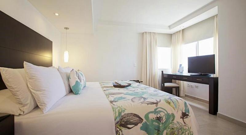 Hotel Capilla Del Mar Cartagena Oda fotoğraf A bedroom at the hotel