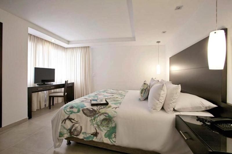 Hotel Capilla Del Mar Cartagena Oda fotoğraf A room at the hotel